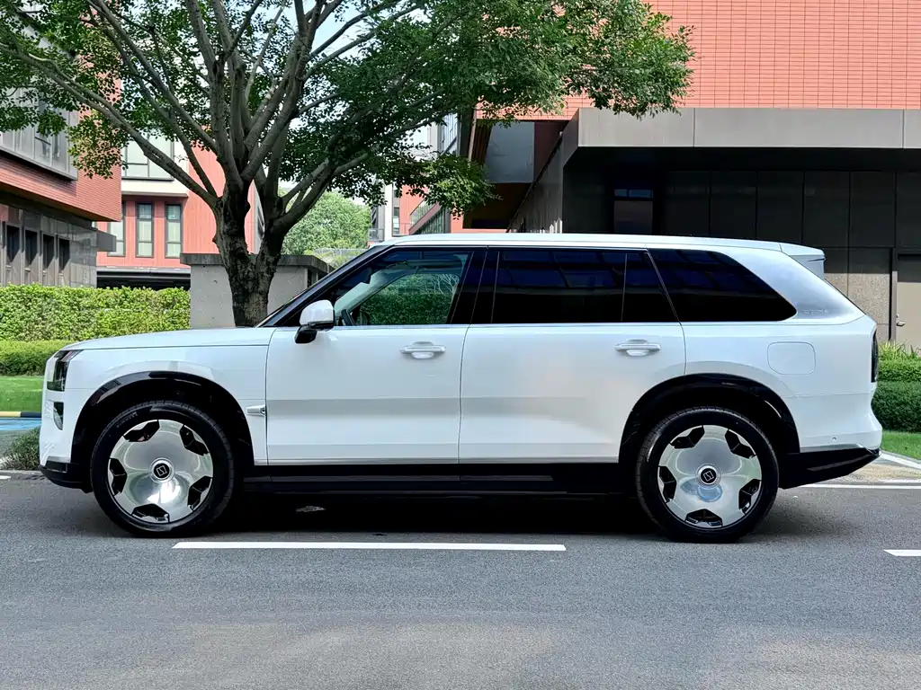 Zeekr 9X 2025 Ultra 70kWh мест
