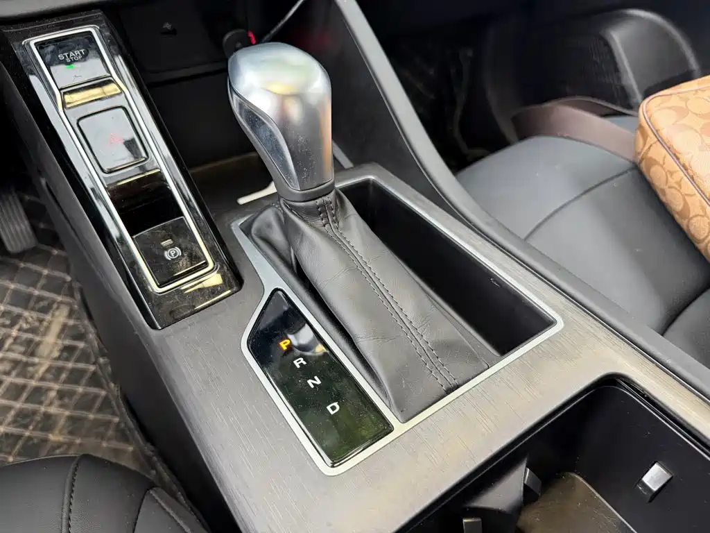 Roewe i5 — миниатюра 9