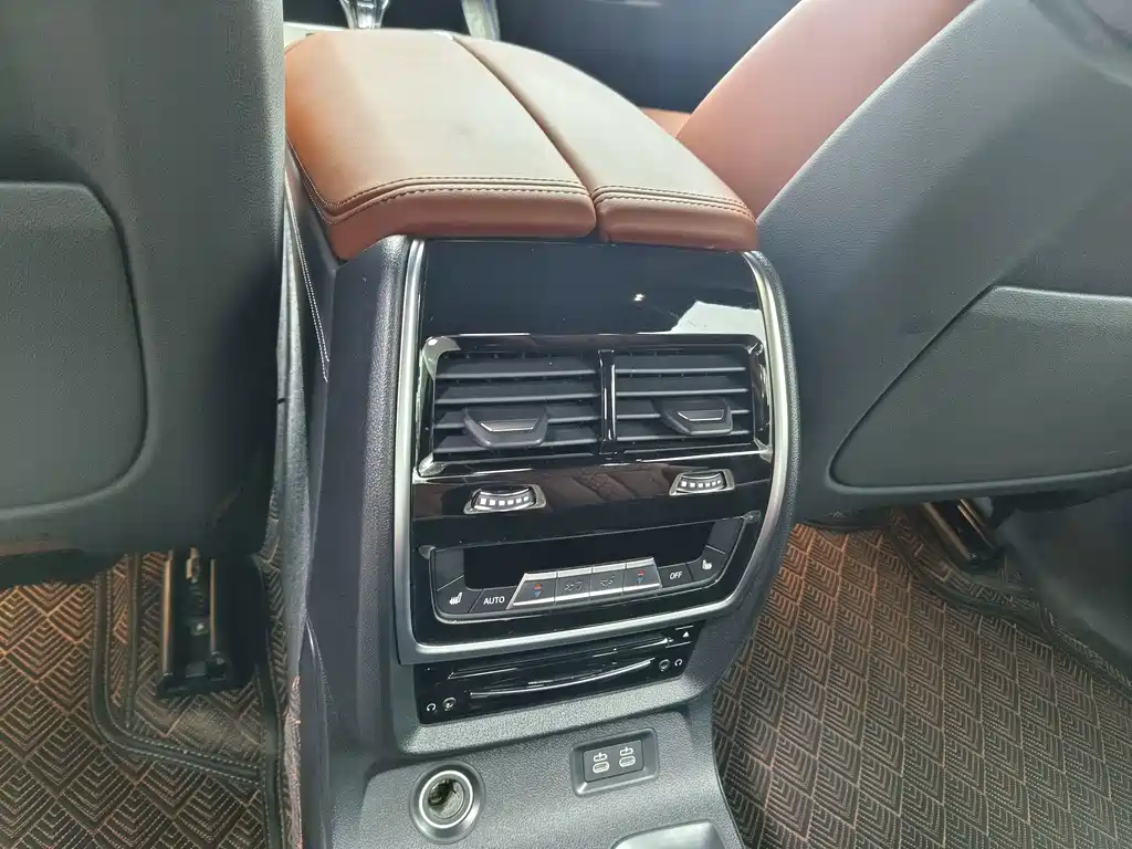 BMW X7 — миниатюра 8