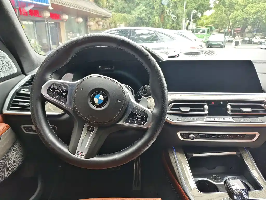 BMW X7 — миниатюра 10