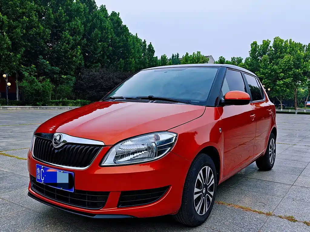 Skoda Fabia 1.4L Auto Innovation Edition, фото 6