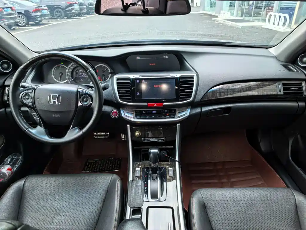 Honda Accord — миниатюра 6