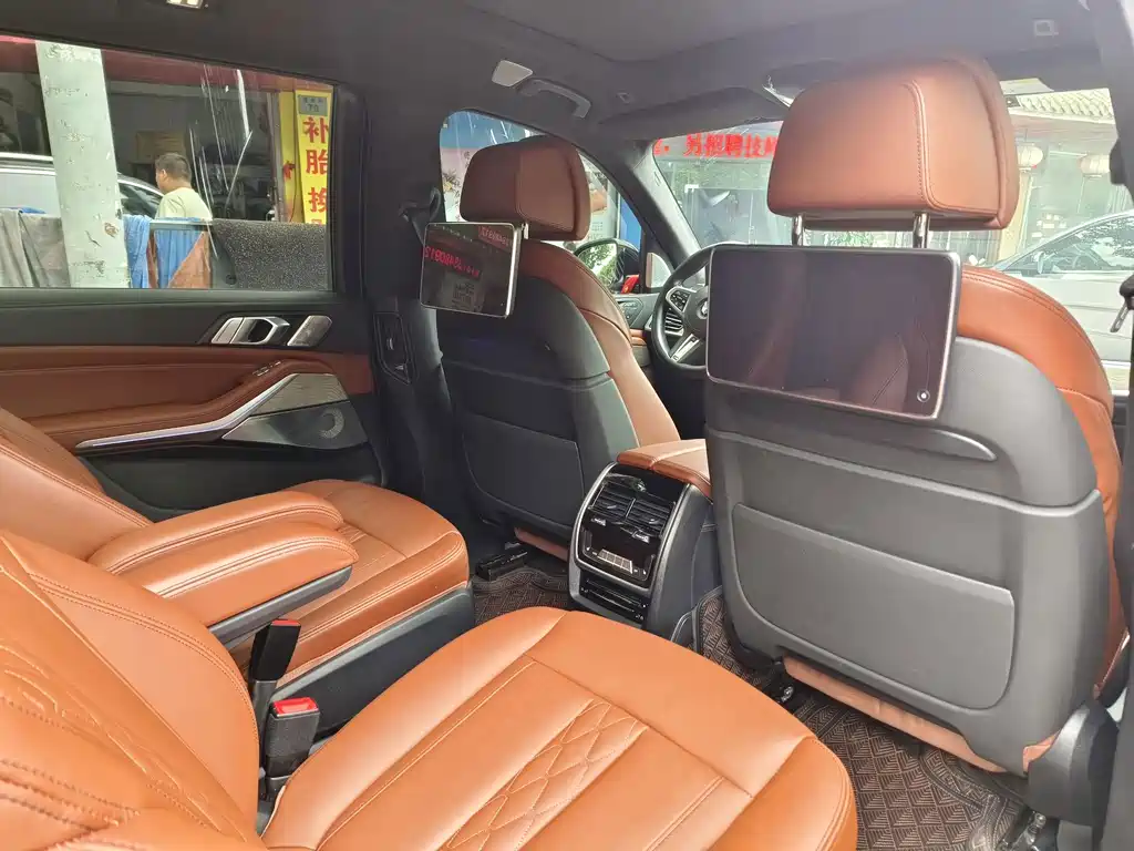 BMW X7 — миниатюра 12