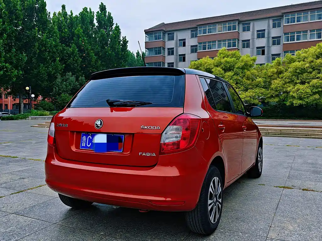 Skoda Fabia 1.4L Auto Innovation Edition, фото 12