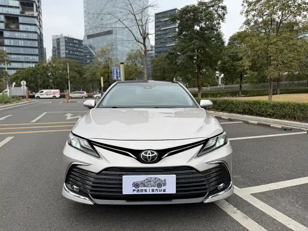 TOYOTA CAMRY