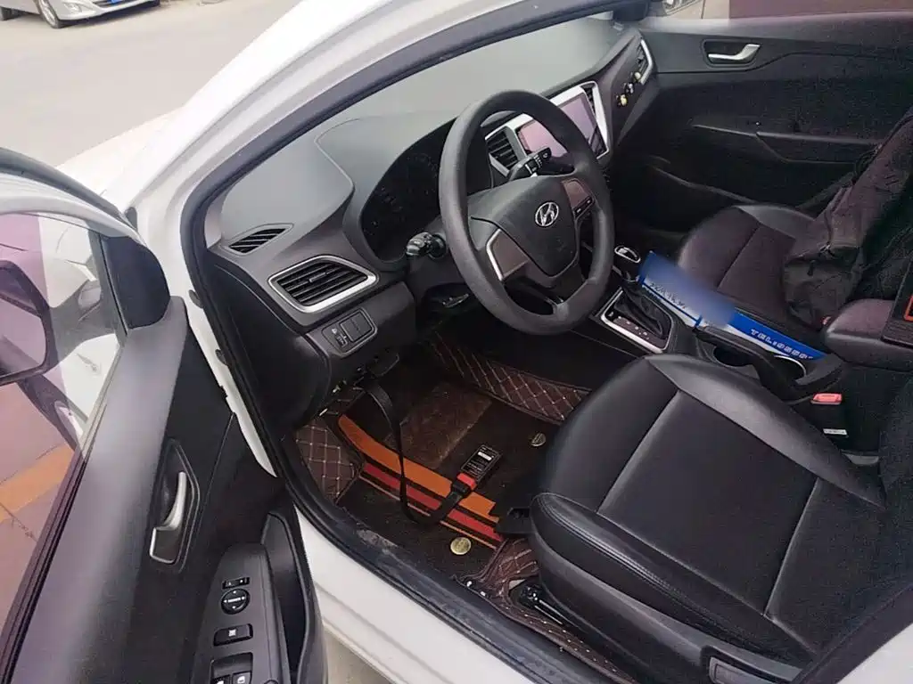 Hyundai Verna — миниатюра 12