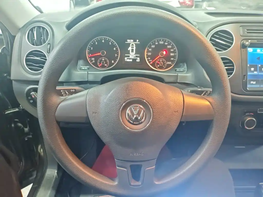 Volkswagen Tiguan — миниатюра 11