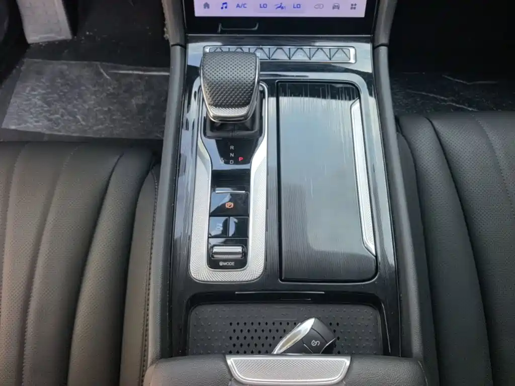 Hongqi Hongqi H5 — миниатюра 14