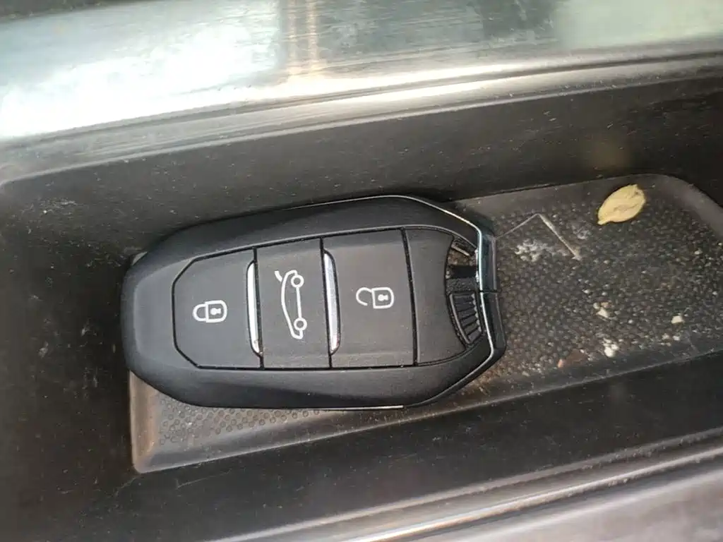 Peugeot 5008 — миниатюра 9