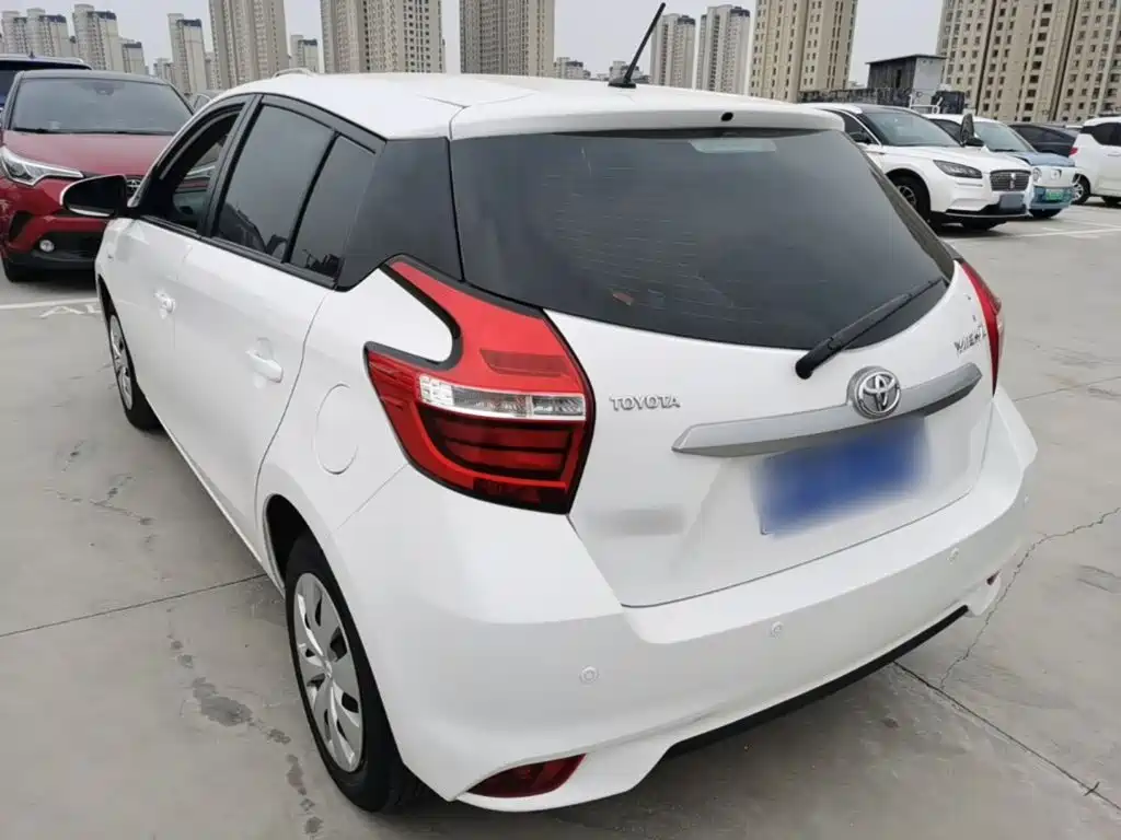 Toyota Yaris L — миниатюра 5