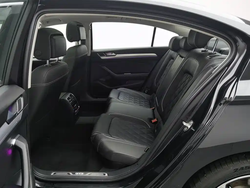 Volkswagen Magotan PHEV — миниатюра 15