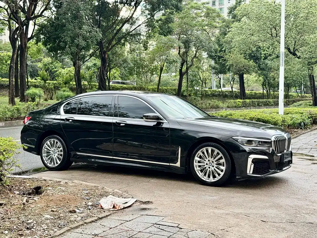 BMW 7 Series 7 2016 740Li Lead