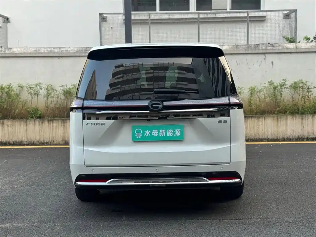 GAC Motor Trumpchi E8 PHEV — миниатюра 7