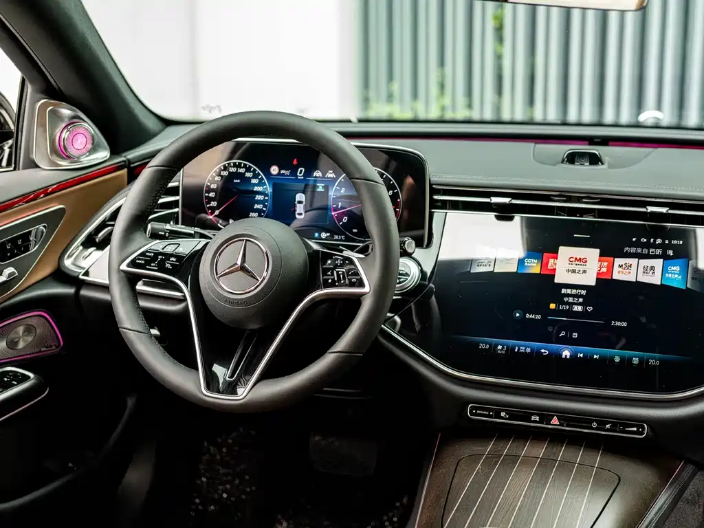 Mercedes-Benz E-Class — миниатюра 8