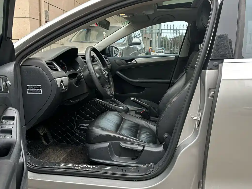 Volkswagen Sagitar — миниатюра 4