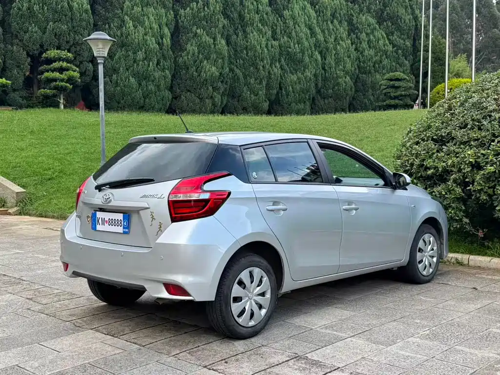 Toyota Yaris L — миниатюра 4