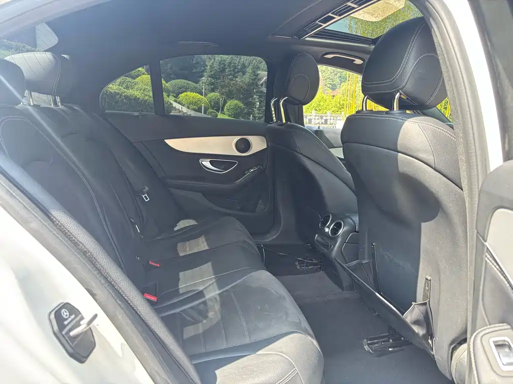 Mercedes-Benz C-Class — миниатюра 10