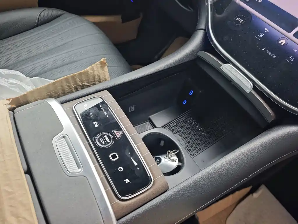 Mercedes-Benz EQS SUV — миниатюра 21