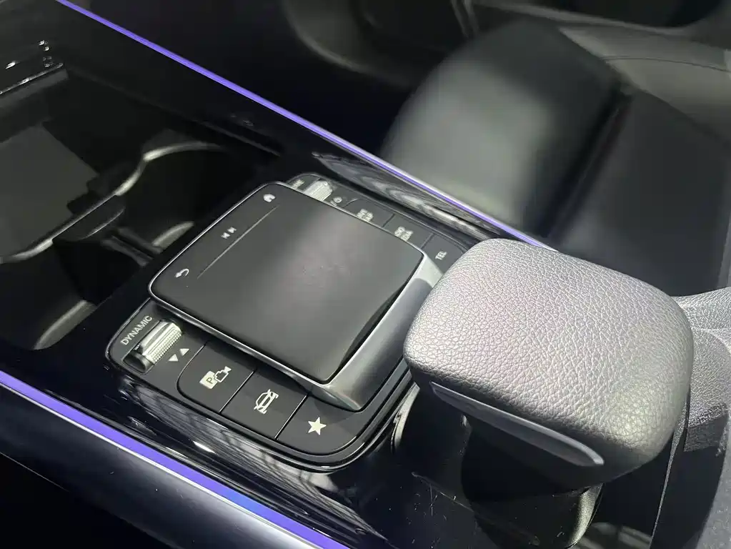 Mercedes-Benz GLA — миниатюра 10