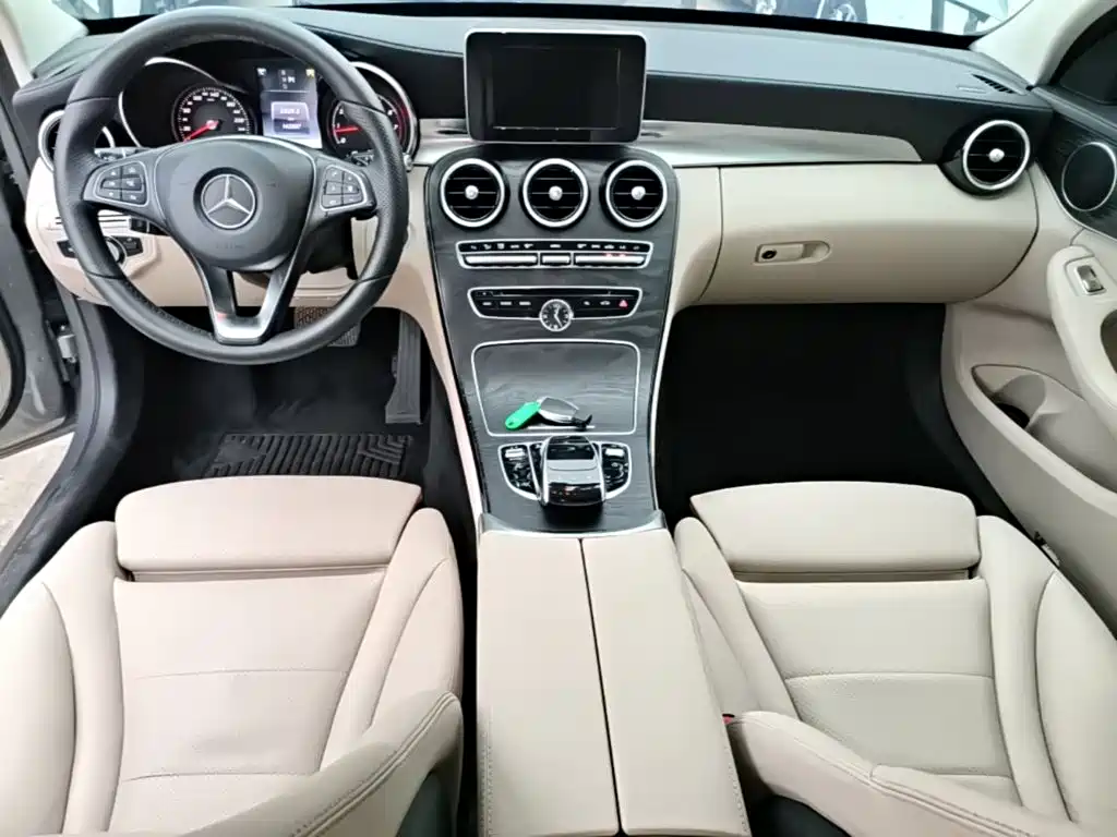 Mercedes-Benz C-Class — миниатюра 10
