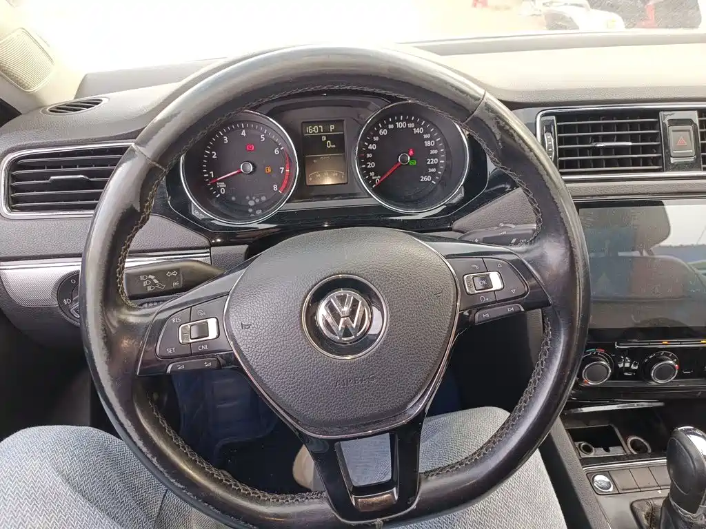 Volkswagen Sagitar — миниатюра 7