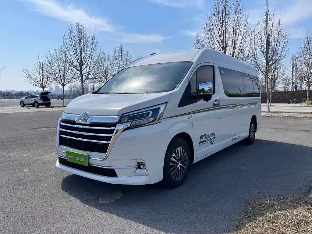 Toyota Hiace 2023