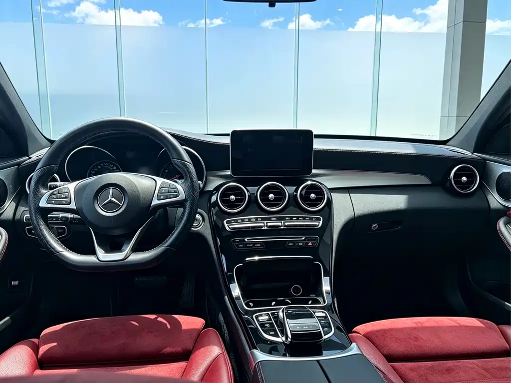 Mercedes-Benz C-Class — миниатюра 6