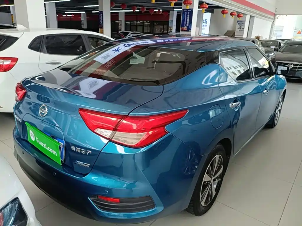 Nissan Bluebird — миниатюра 7