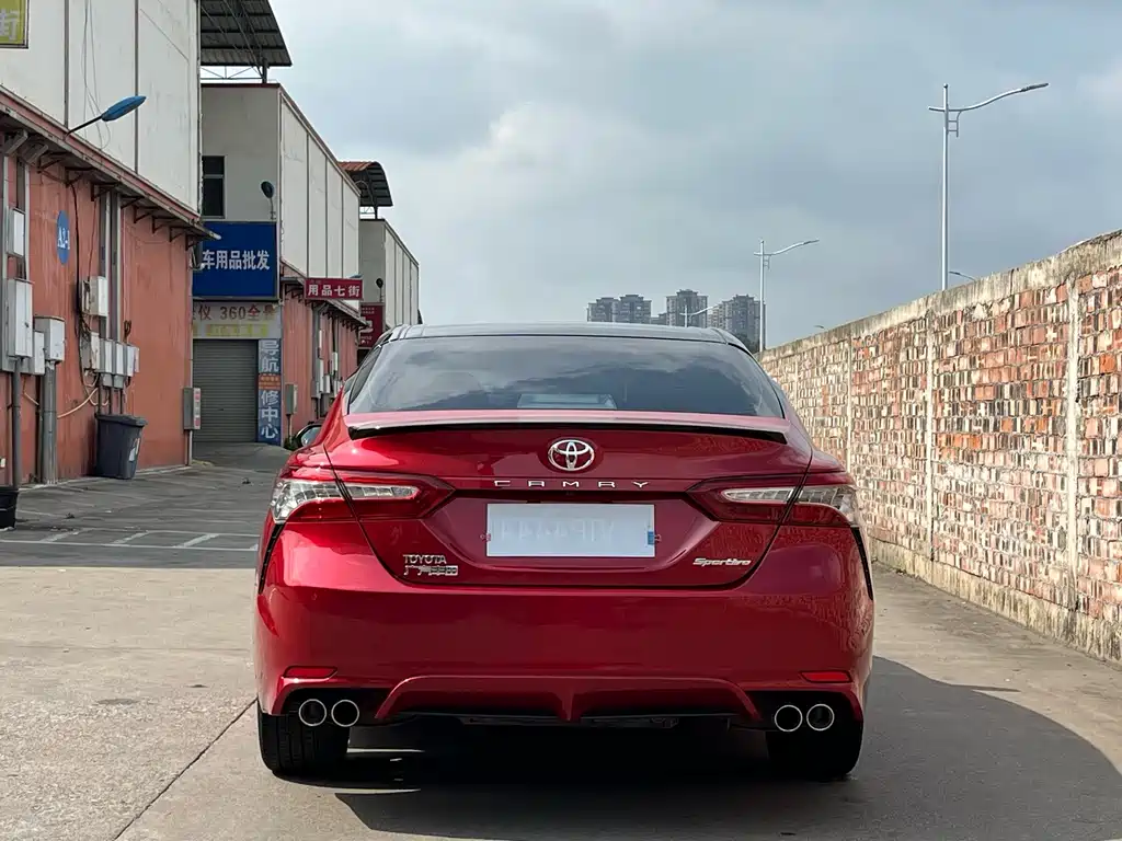 Toyota Camry — миниатюра 6
