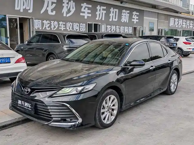 TOYOTA CAMRY