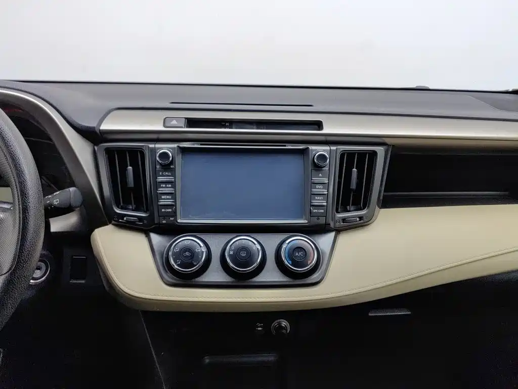 Toyota RAV4 — миниатюра 12