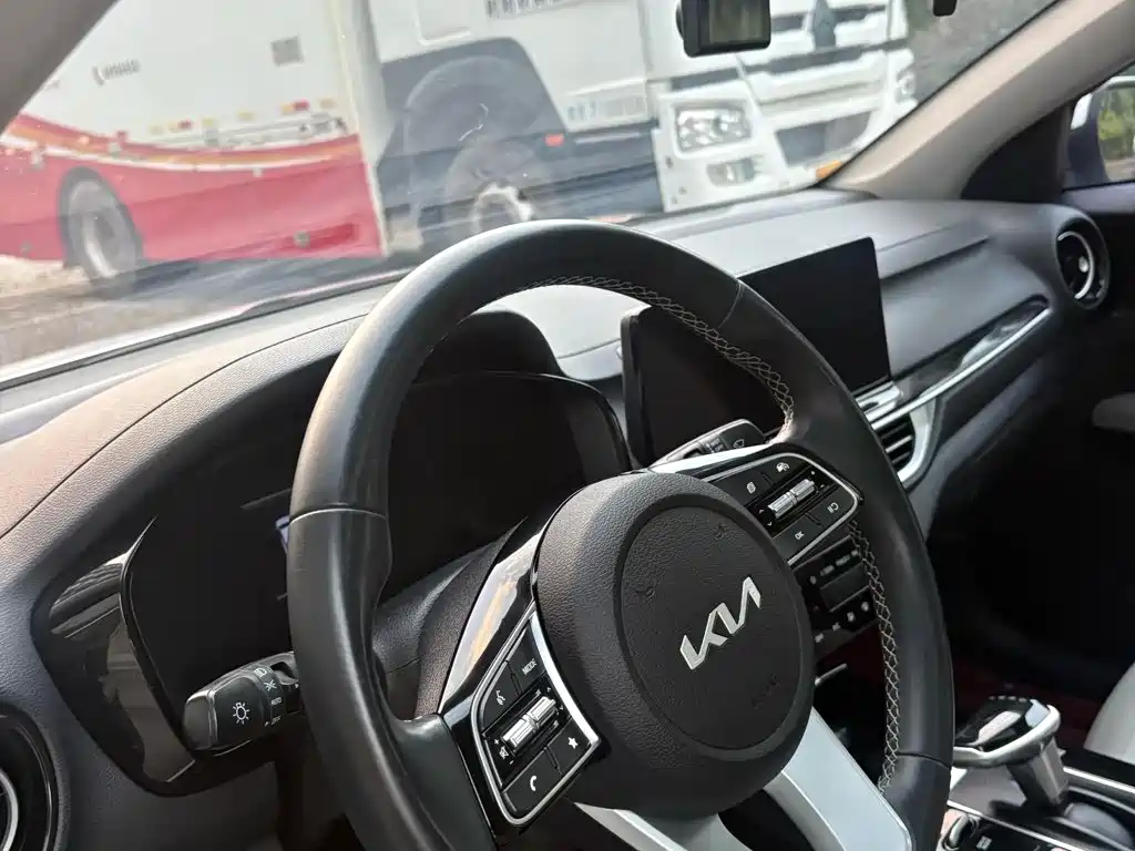 Kia K3 — миниатюра 12