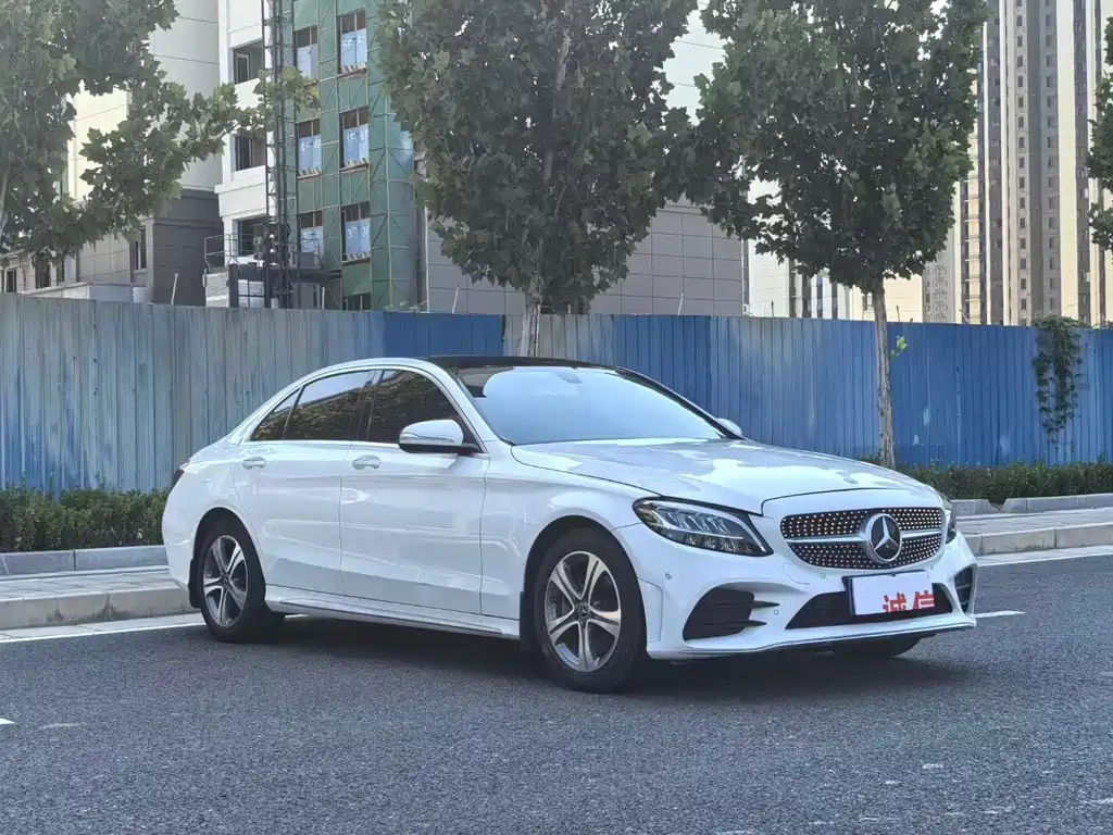 Mercedes-Benz C-Class — миниатюра 3