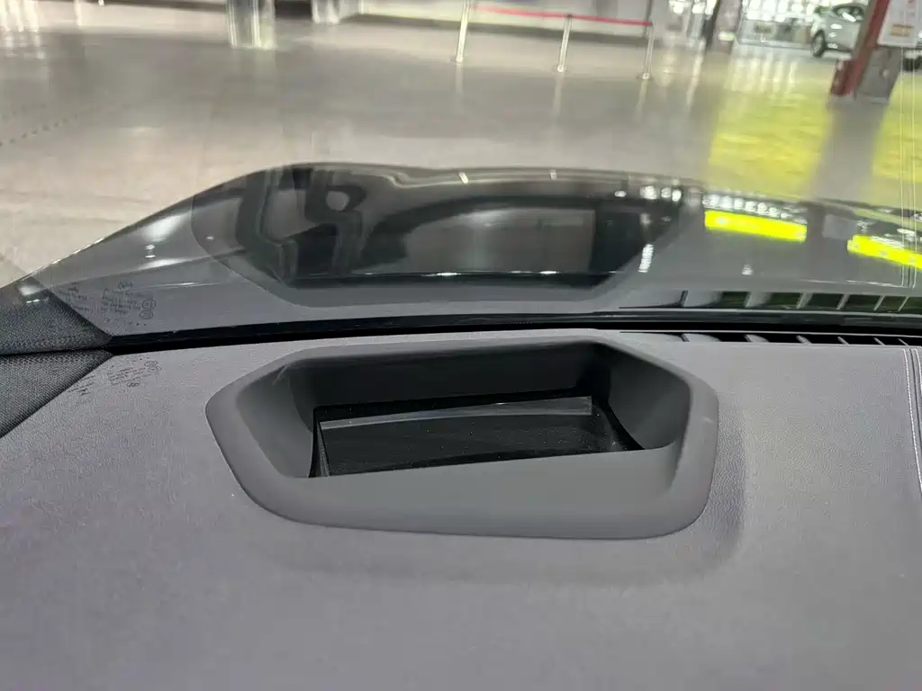 BMW 5 Series — миниатюра 6