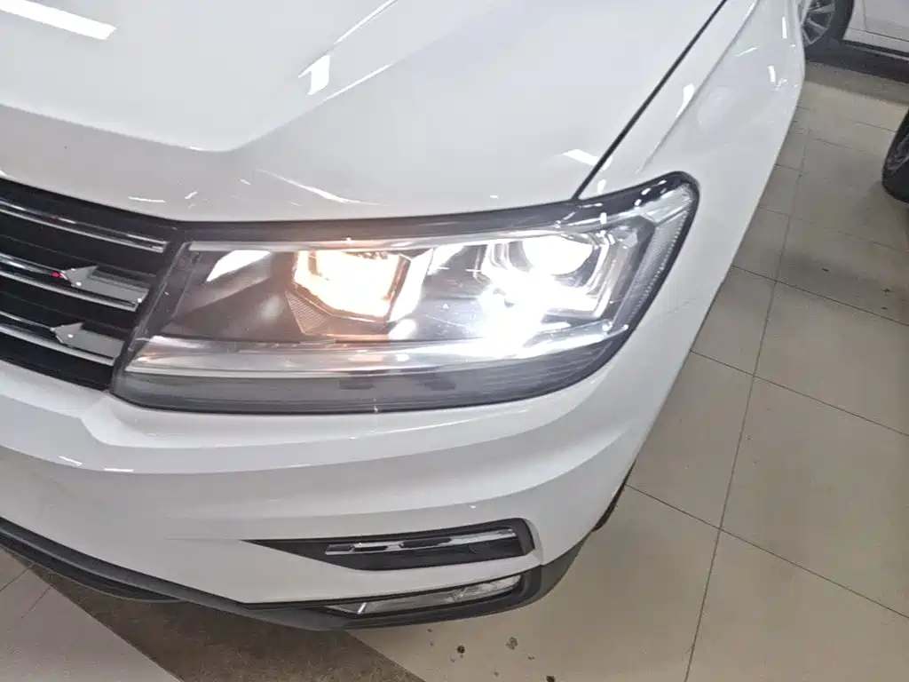 Volkswagen Tiguan L — миниатюра 24