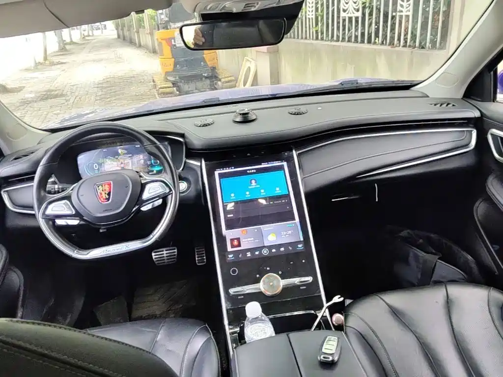 Roewe MARVEL X — миниатюра 10