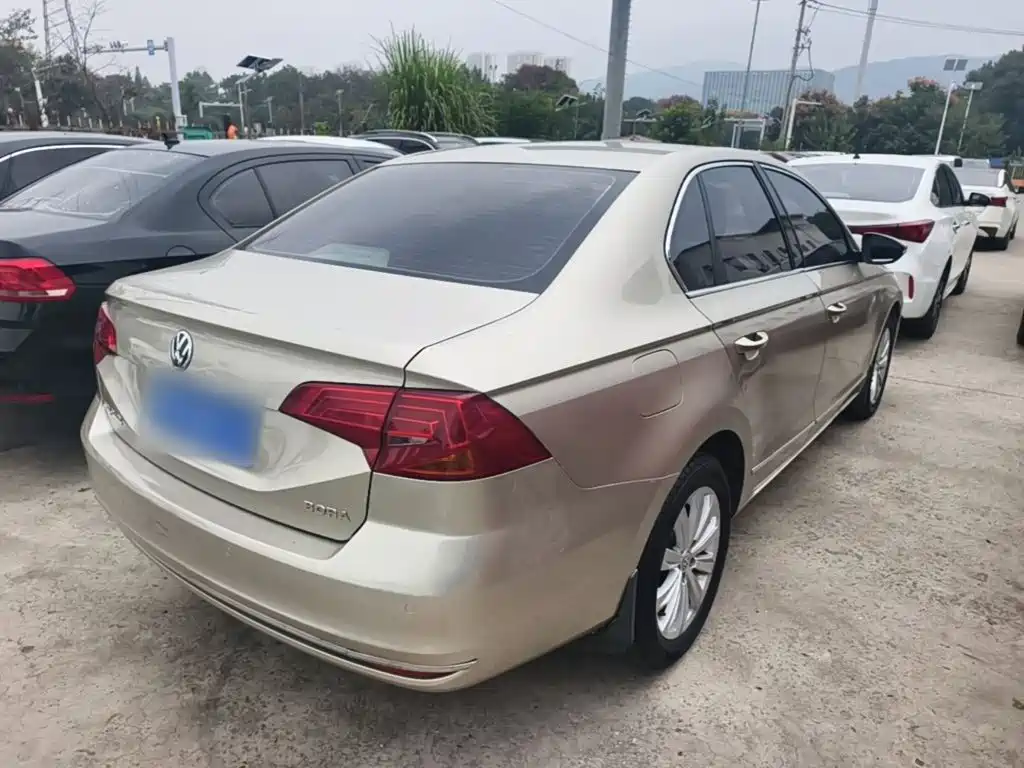 Volkswagen Bora — миниатюра 7