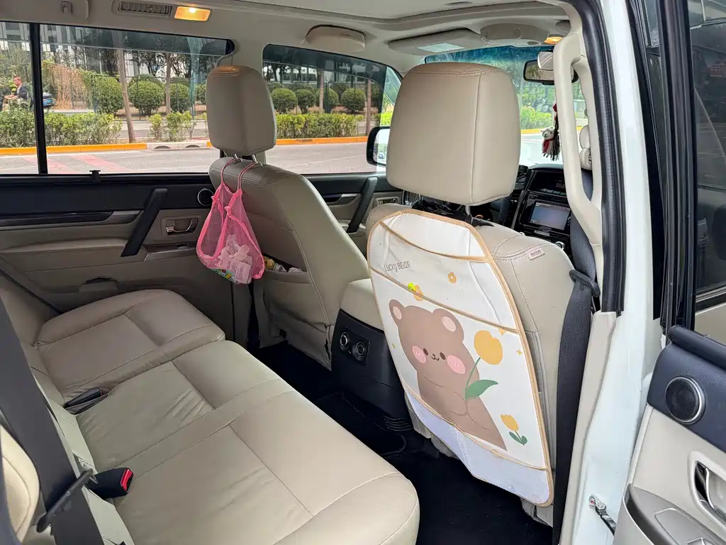 Mitsubishi Pajero (Import) — миниатюра 21