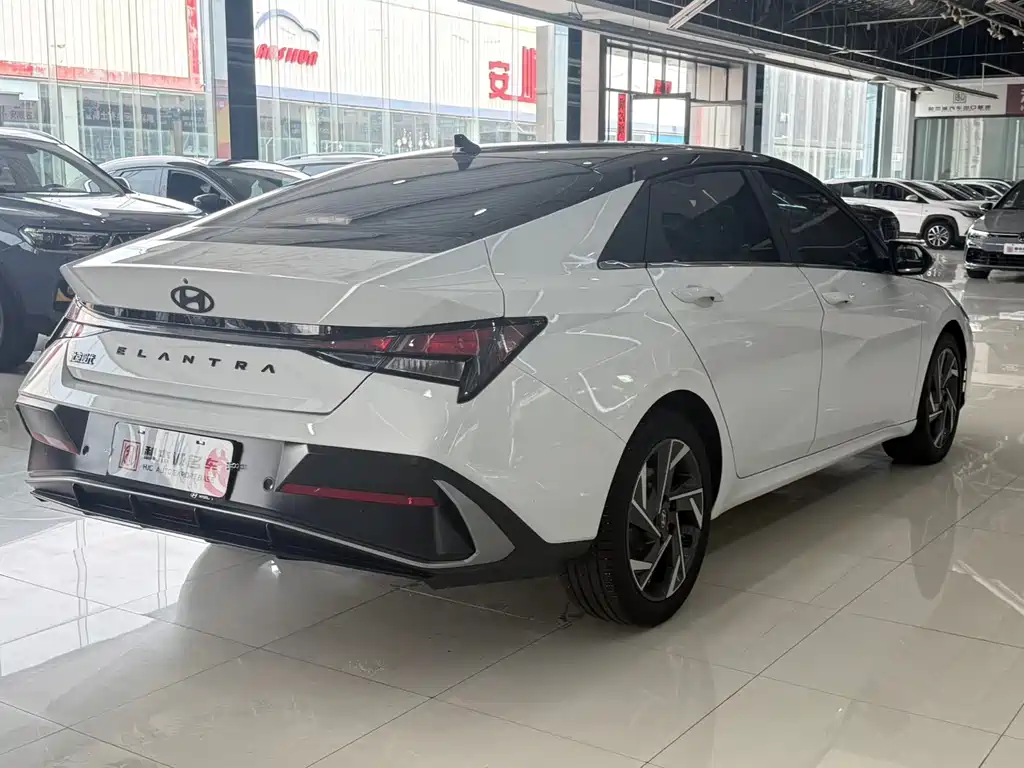 Hyundai Elantra — миниатюра 5