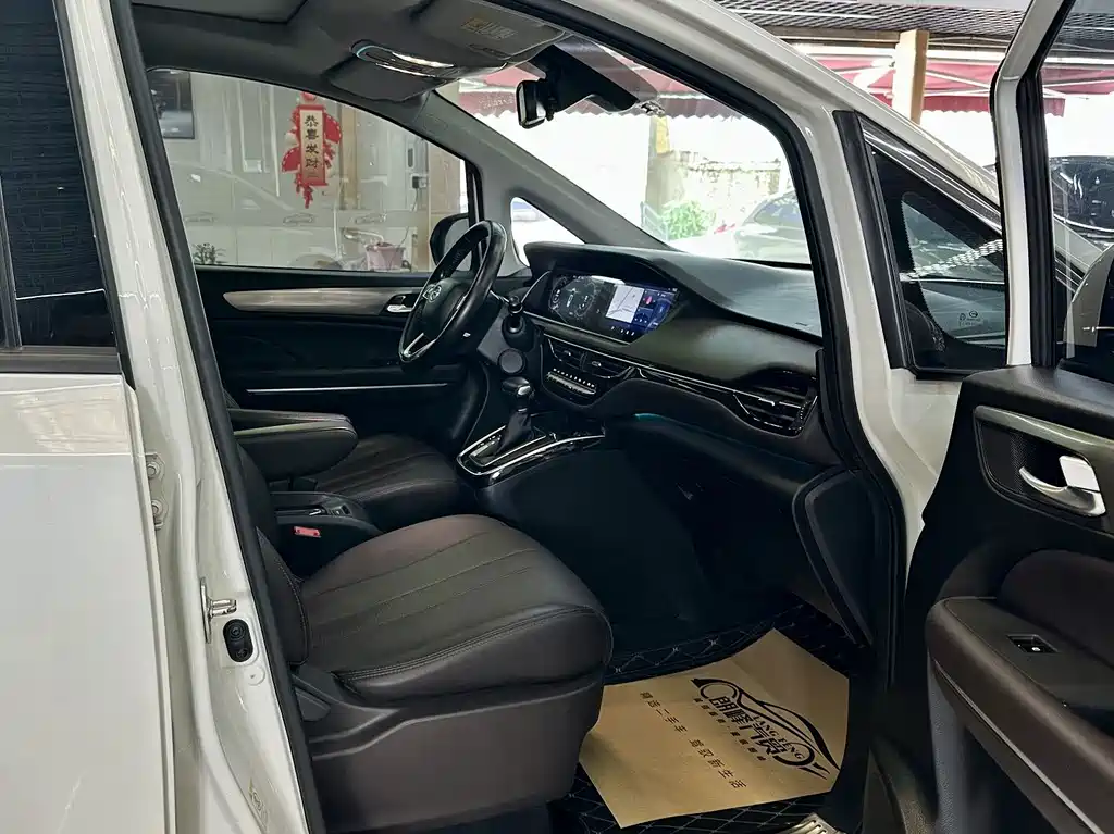 GAC Motor Trumpchi M6 — миниатюра 11