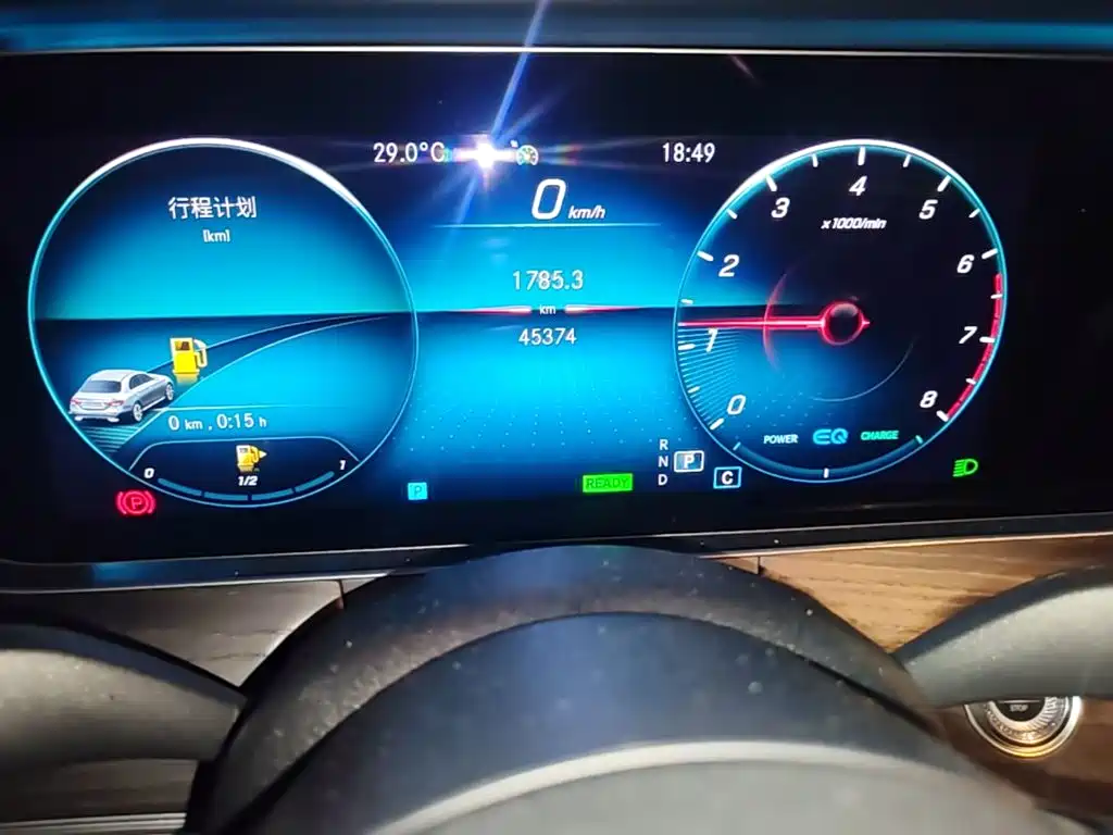 Mercedes-Benz E-Class — миниатюра 17