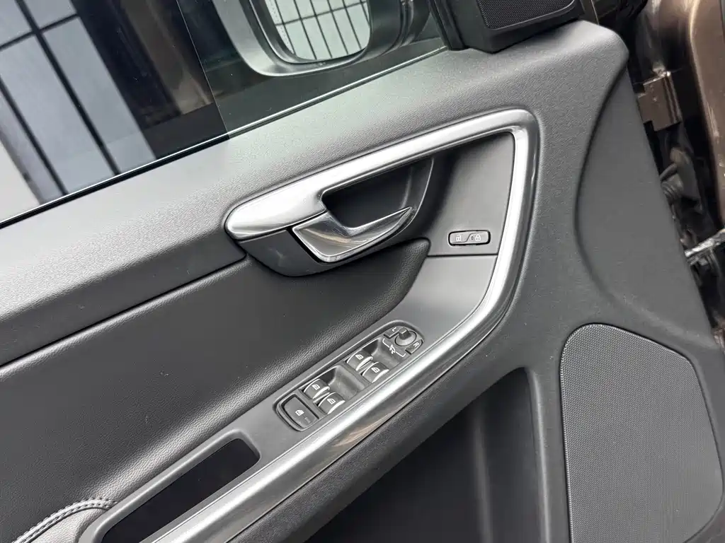 Volvo XC60 — миниатюра 14
