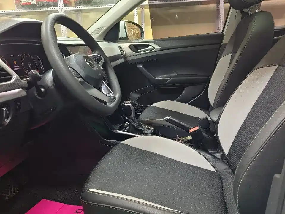 VOLKSWAGEN EXPLORING THE SHADOW