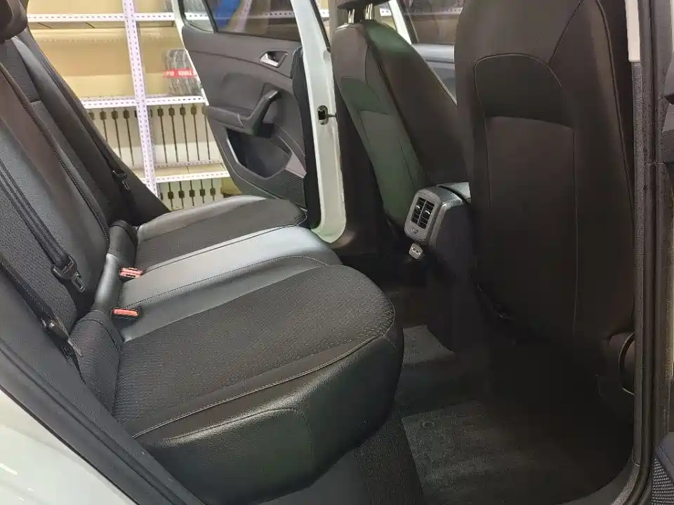 VOLKSWAGEN EXPLORING THE SHADOW