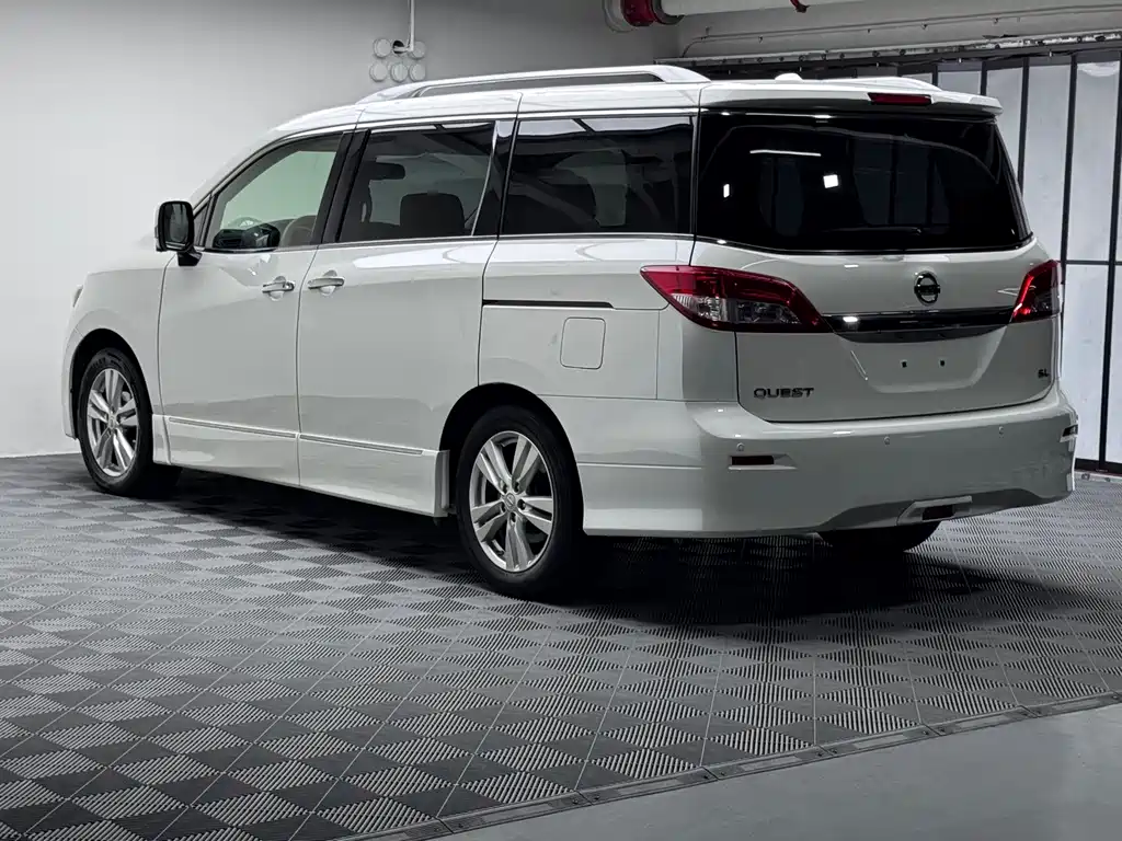 Nissan Quest — миниатюра 8