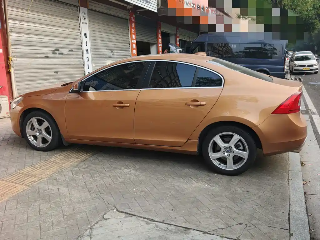 Volvo S60 (Import) — миниатюра 3