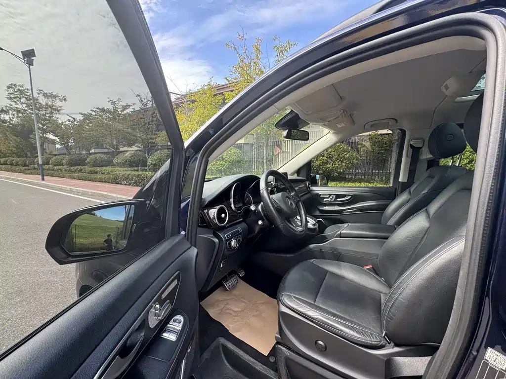 Mercedes-Benz V-Class — миниатюра 10