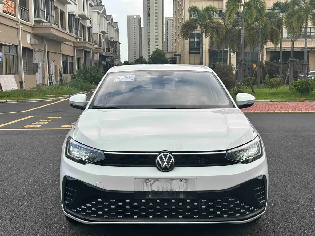 Volkswagen Lavida — миниатюра 2