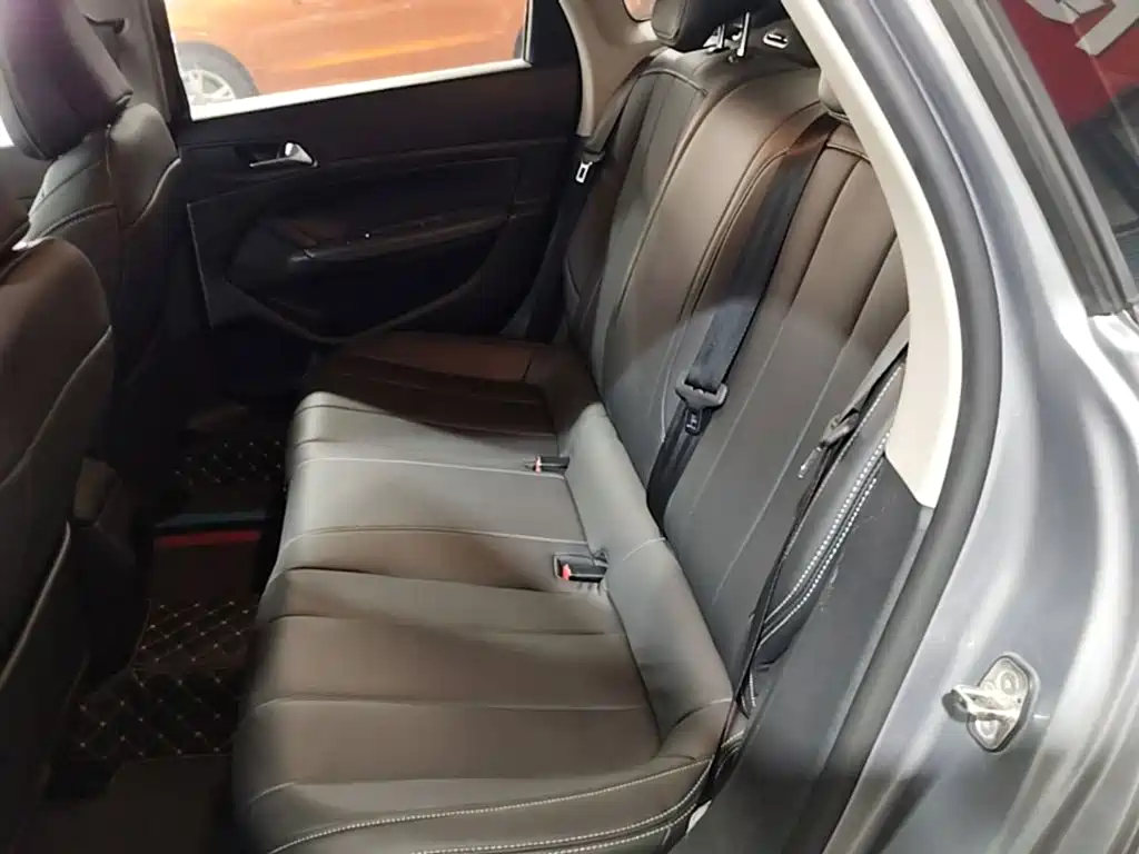 Peugeot 308 — миниатюра 17