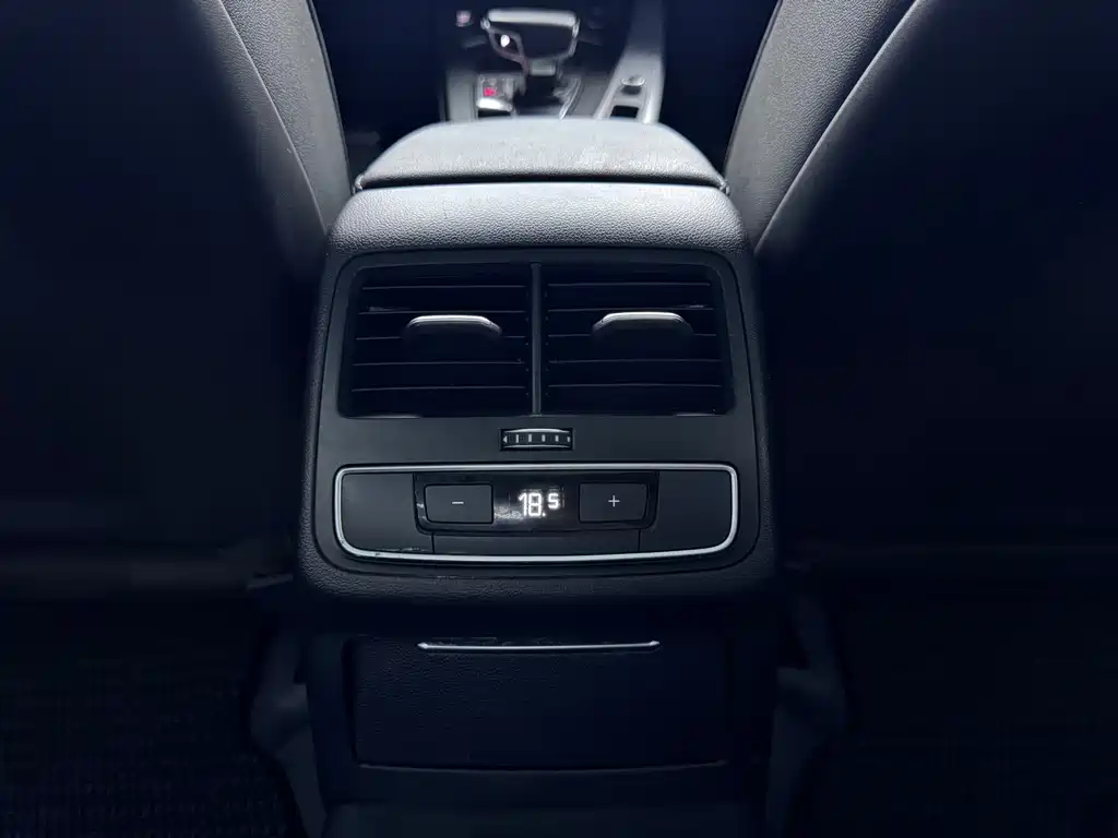 Audi A4L — миниатюра 11